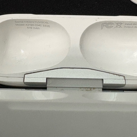 Apple AirPods Pro 1st Generation A2083 A2084 with Charging Case A2190 - White - Picture 5 of 8
